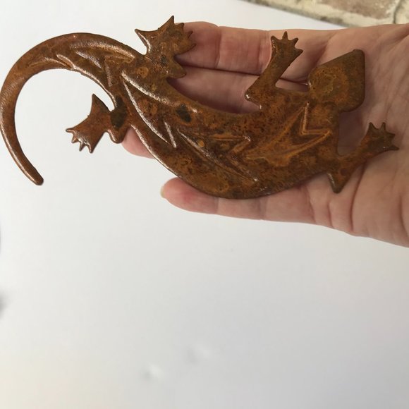 Gecko Ornament Rustic Christmas Lizard Wall Plaque - Picture 2 of 7